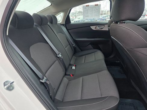 Used 2024 Kia Forte LXS image 6