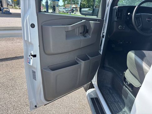Used 2025 GMC Savana 2500 w/ Driver Convenience Package RWD image 10