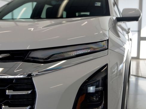 Used 2026 Chevrolet Equinox LT w/ Safety and Technology Package image 11