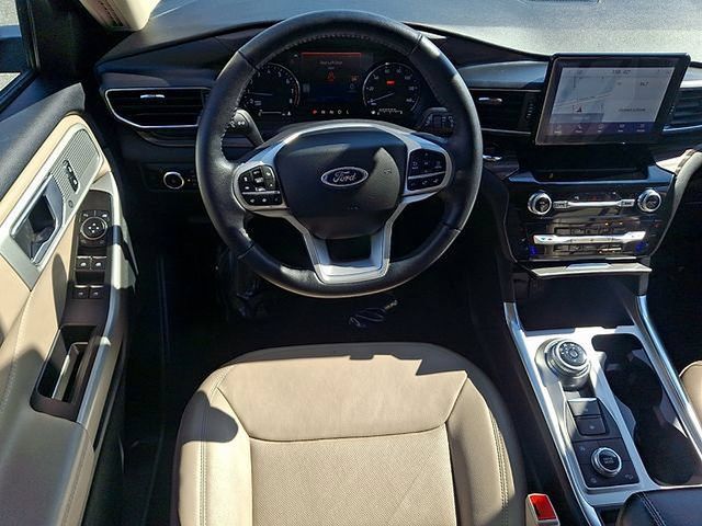 Used 2023 Ford Explorer Limited AWD/4WD image 12