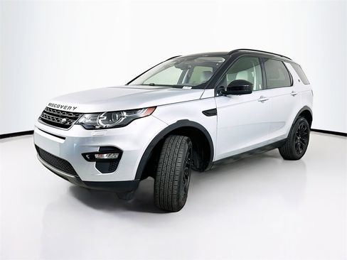 Used 2018 Land Rover Discovery Sport SE image 2