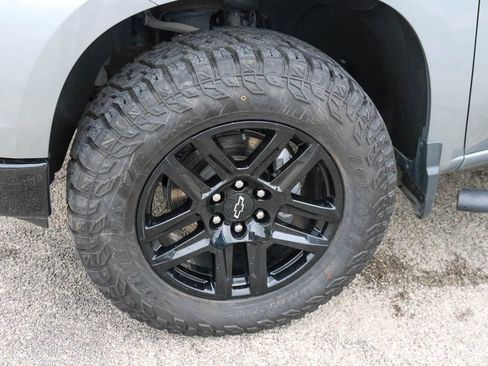 Used 2024 Chevrolet Silverado 1500 LT Trail Boss w/ Convenience Package II AWD/4WD image 7