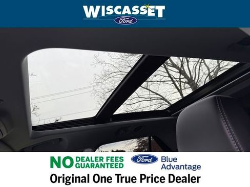 Certified 2022 Ford Explorer XLT w/ Equipment Group 202A image 10