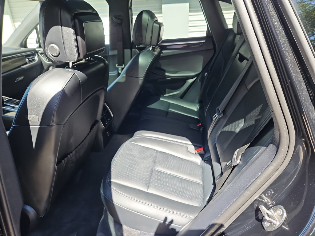Certified 2024 Porsche Macan S AWD/4WD image 36