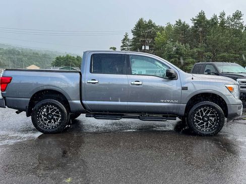 Used 2021 Nissan Titan SV w/ SV Convenience Package AWD/4WD image 2