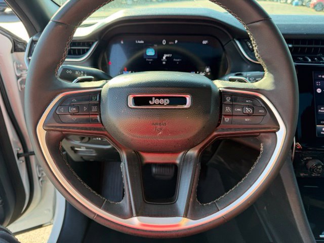 Used 2025 Jeep Grand Cherokee Altitude RWD image 24