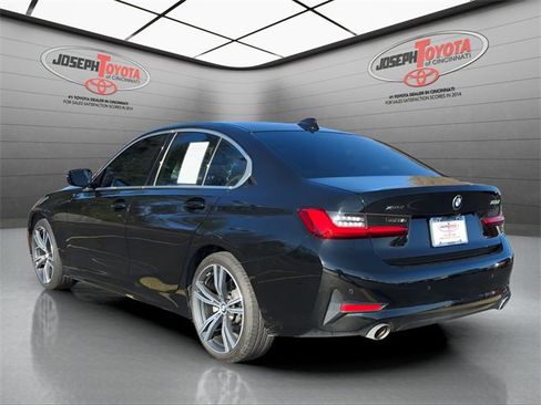 Used 2019 BMW 330i xDrive Sedan w/ Premium Package image 11