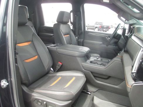 Used 2024 GMC Sierra 2500 AT4 w/ AT4 Premium Plus Package AWD/4WD image 26