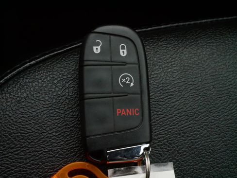 Used 2023 Jeep Compass Limited image 32