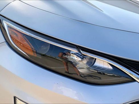 Used 2021 Chevrolet Malibu LS FWD image 26