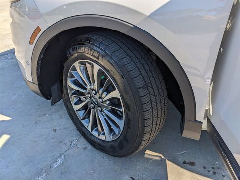 Used 2022 Lincoln Nautilus Reserve image 38