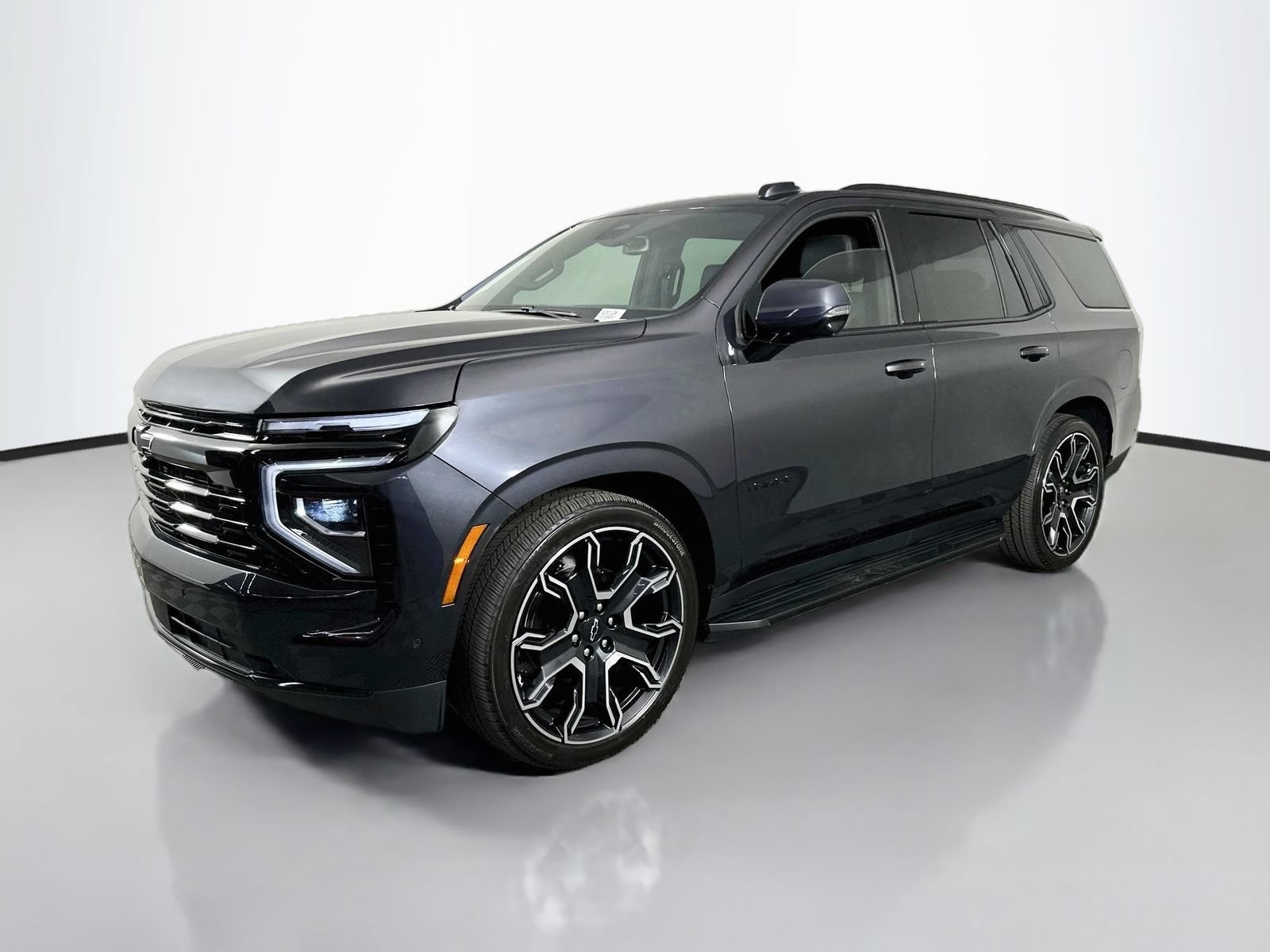 Used 2025 Chevrolet Tahoe RST w/ RST Capability Package AWD/4WD image 3