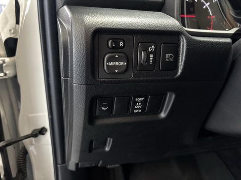 Used 2021 Toyota 4Runner SR5 Premium image 3