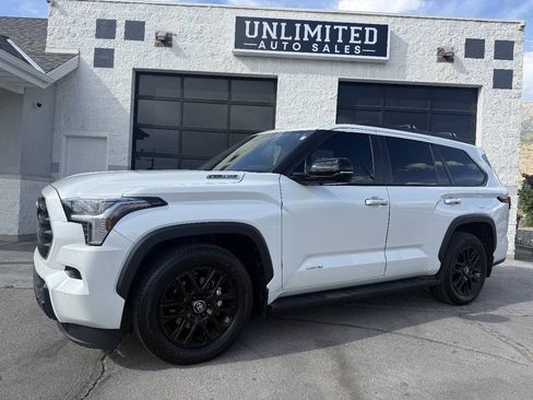 Used 2025 Toyota Sequoia Limited w/ Tow Technology Package AWD/4WD image 5