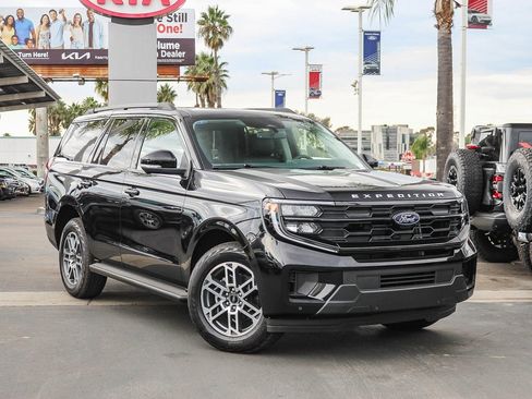 New 2025 Ford Expedition Active image 1