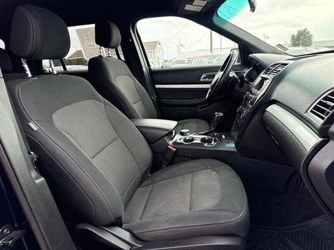 Used 2017 Ford Explorer XLT AWD/4WD image 21