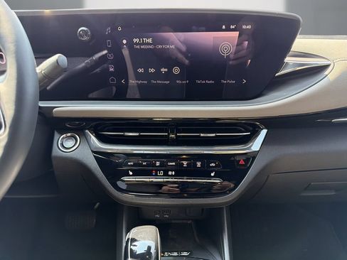 Certified 2025 Buick Envista Preferred FWD image 19