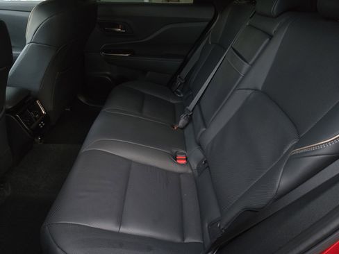 Used 2025 Toyota Crown Signia image 11