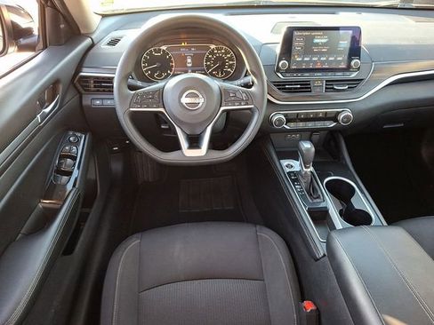 Used 2023 Nissan Altima 2.5 SV FWD image 11