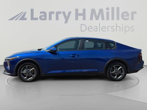 Used 2025 Kia K4 FWD image 2