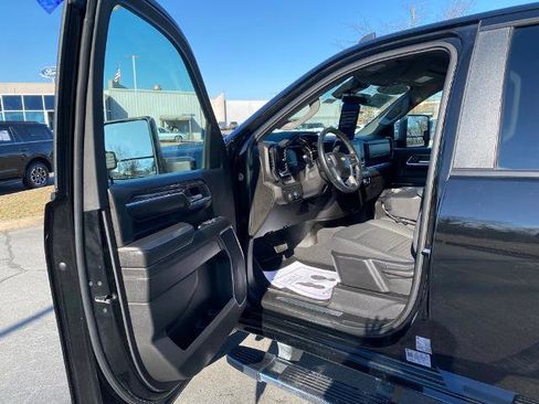 Used 2024 Chevrolet Silverado 2500 LT image 10