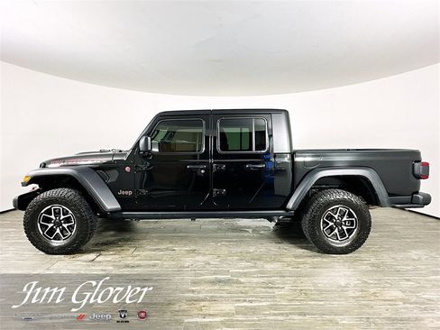 Used 2024 Jeep Gladiator Rubicon w/ Technology Group image 9