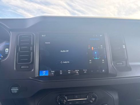 Certified 2025 Ford Bronco Badlands AWD/4WD image 11