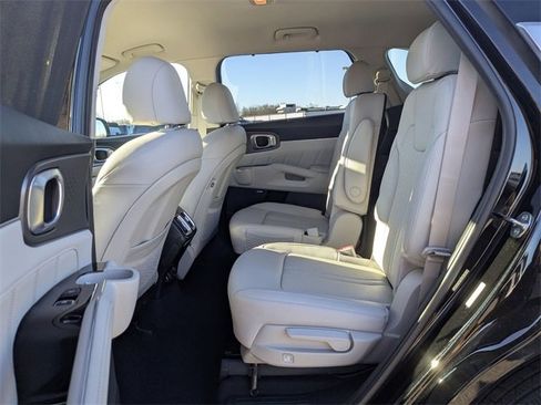 Used 2024 Kia Sorento SX Prestige image 24