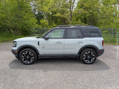 Used 2024 Ford Bronco Sport Outer Banks w/ Tech Package image 2