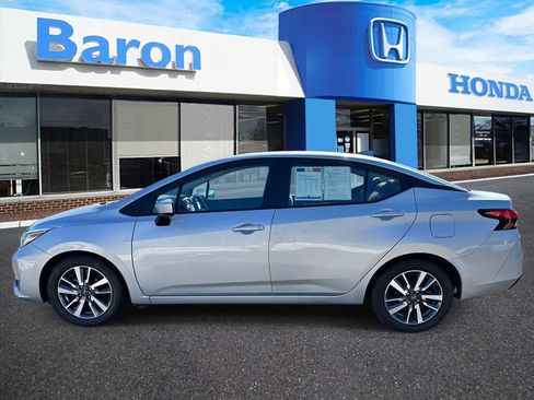 Used 2023 Nissan Versa SV FWD image 3