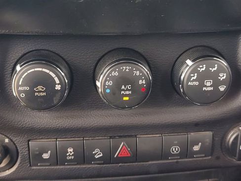 Used 2016 Jeep Wrangler Unlimited Sahara w/ Connectivity Group AWD/4WD image 16