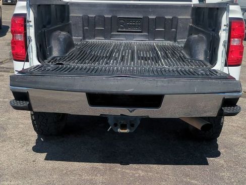 Used 2019 Chevrolet Silverado 2500 W/T AWD/4WD image 27