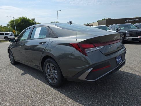 Certified 2024 Hyundai Elantra SEL FWD image 5