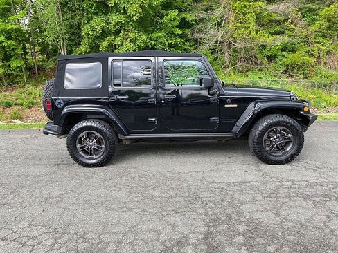 Used 2018 Jeep Wrangler Unlimited Sport AWD/4WD image 5
