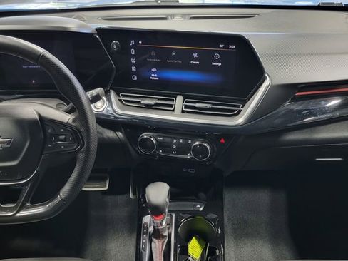 Certified 2024 Chevrolet Trax RS w/ Sunroof Package FWD image 18