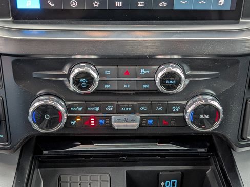 New 2026 Ford F250 Lariat w/ Black Appearance Package image 24