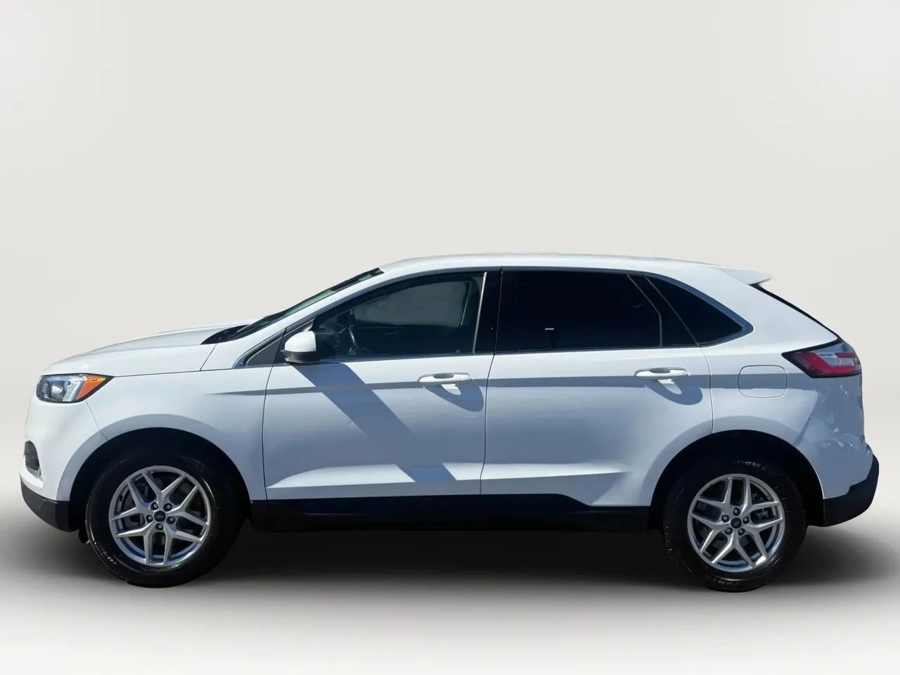Used 2022 Ford Edge SEL w/ Convenience Package AWD/4WD image 6