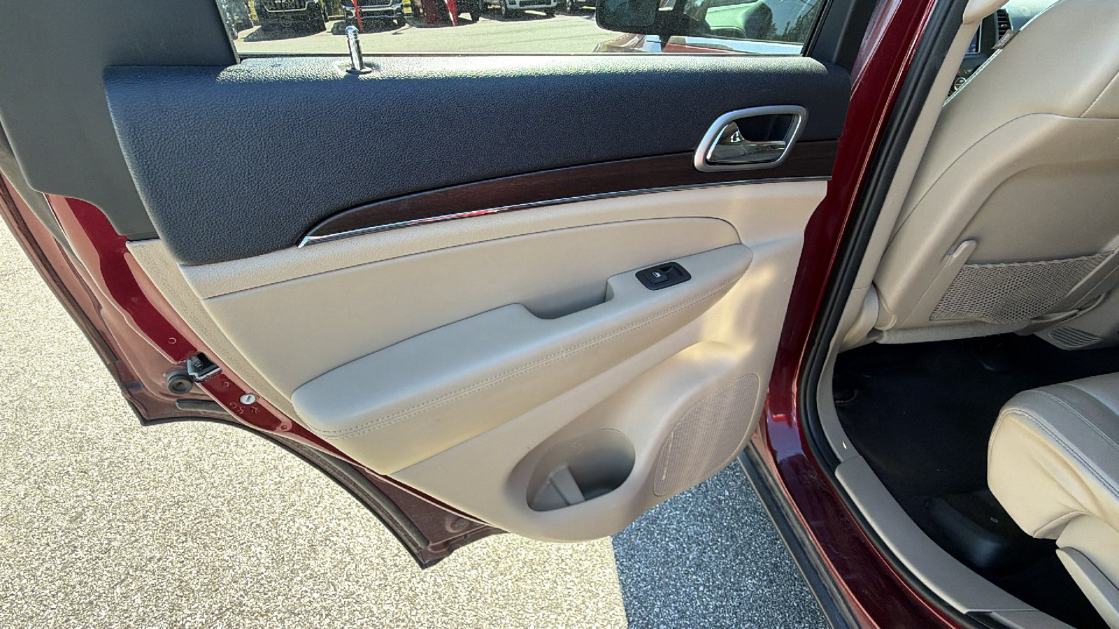 Used 2018 Jeep Grand Cherokee Limited AWD/4WD image 22