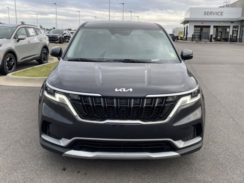 Certified 2023 Kia Carnival LX image 2