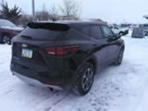 Used 2025 Chevrolet Blazer LT image 3