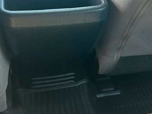 Used 2020 Toyota Tacoma SR image 37