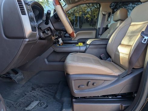 Used 2017 GMC Sierra 2500 Denali w/ Duramax Plus Package image 17