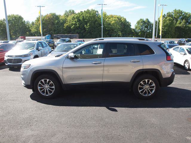 Used 2019 Jeep Cherokee Latitude Plus w/ Cold Weather Group AWD/4WD image 3