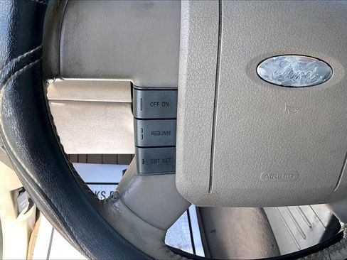 Used 2004 Ford F150 Lariat RWD image 12