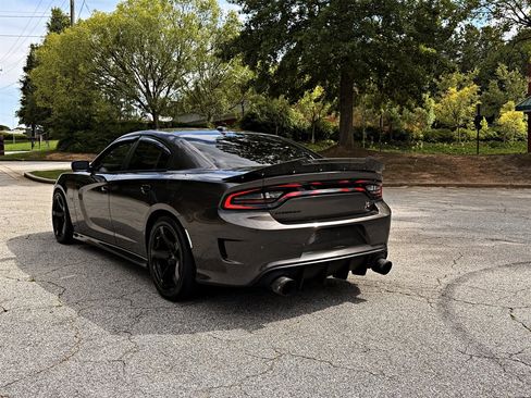 Used 2016 Dodge Charger R/T Scat Pack w/ Beats Audio Group RWD image 7