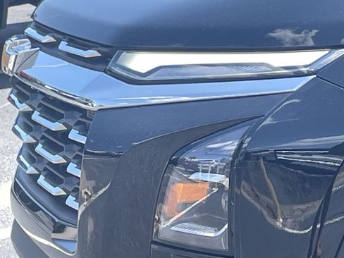 Used 2026 Chevrolet Equinox LT FWD image 5