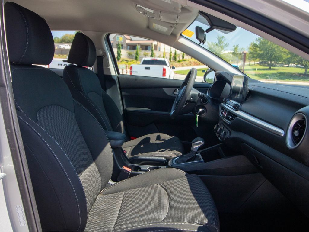 Used 2020 Kia Forte LXS FWD image 18