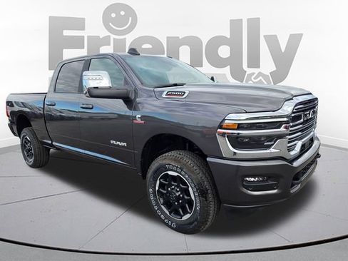 Used 2026 RAM 2500 Laramie AWD/4WD image 3