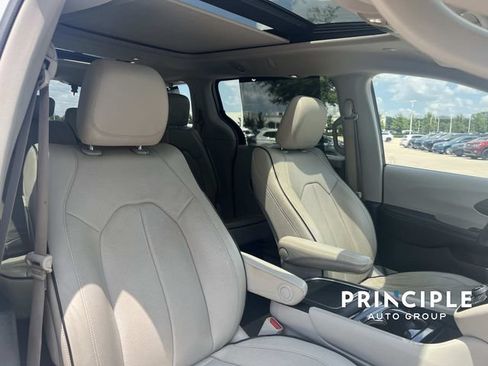 Used 2021 Chrysler Pacifica Limited w/ Premium & Safety Sphere Group AWD/4WD image 32