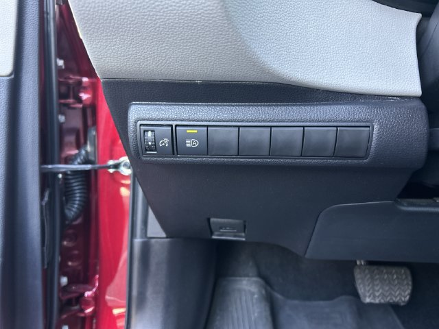 Used 2026 Toyota Corolla LE FWD image 19